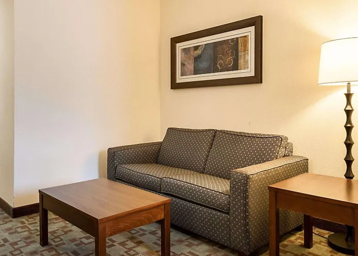Hotel Comfort Oil Center Lafayette