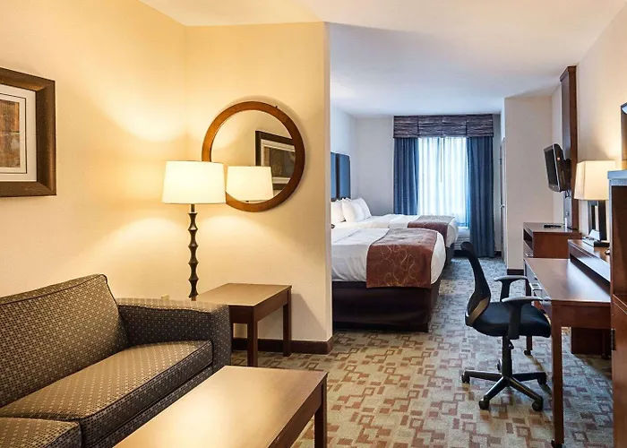 Hotel Comfort Oil Center 4*
