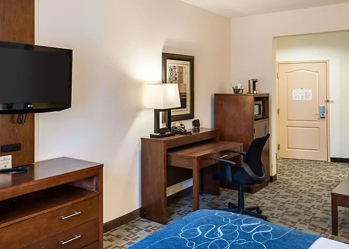 Hotel Comfort Oil Center