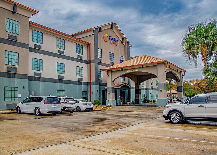 Comfort Oil Center Hotel 4*