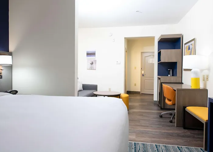Hotel Comfort Oil Center 4*