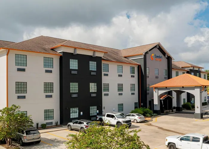 Comfort Oil Center Hotel 4*