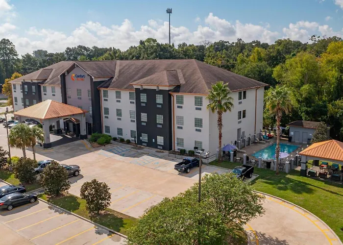 Comfort Oil Center Hotel 4*