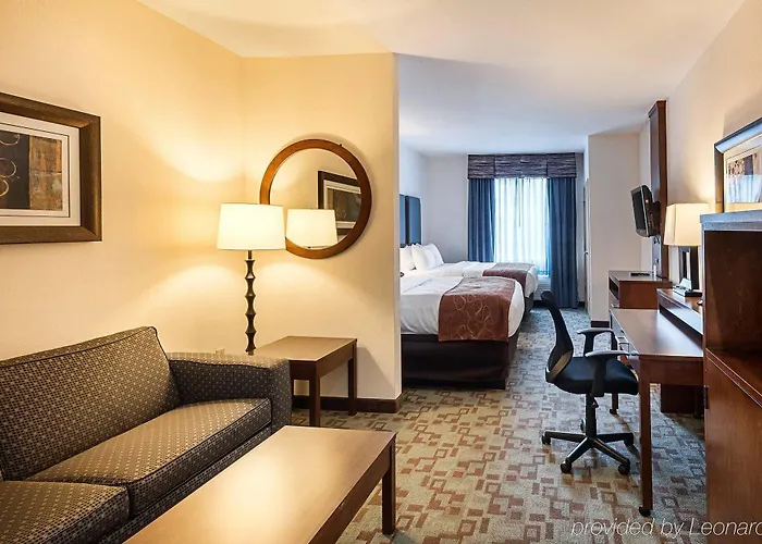 Hotel Comfort Oil Center 4*